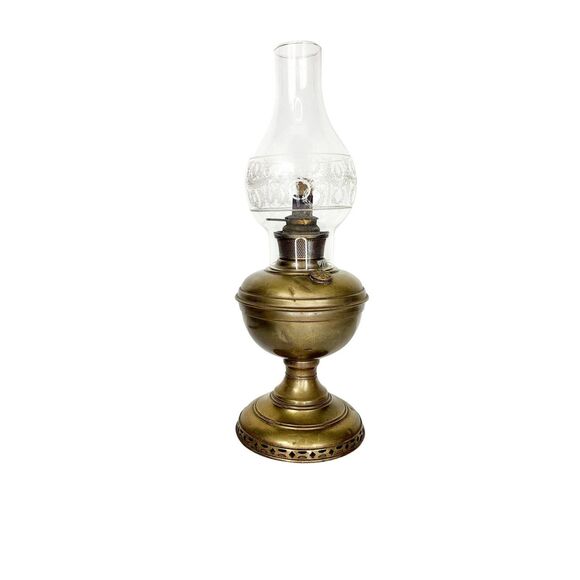 Antique Brass Etched Glass Flute Tabletop Oil Lamp Vintage Gold Parlor Lamp